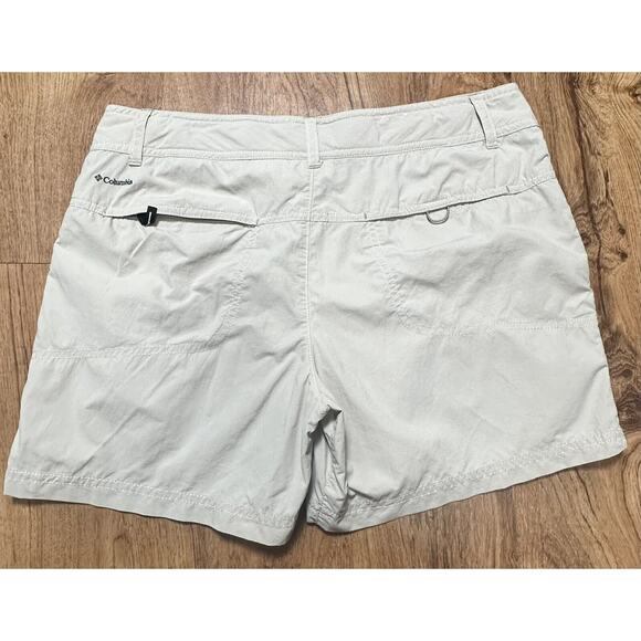 Columbia Women’s Beige Shorts Sun Protection Cargo Omni Shade Adj Waist Size 10 - Picture 2 of 5